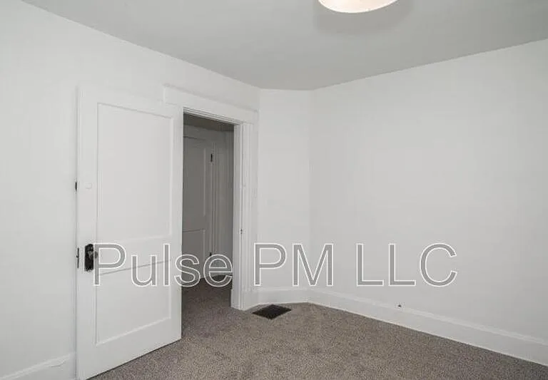 2730 Dakota Ave #B — Photo 12