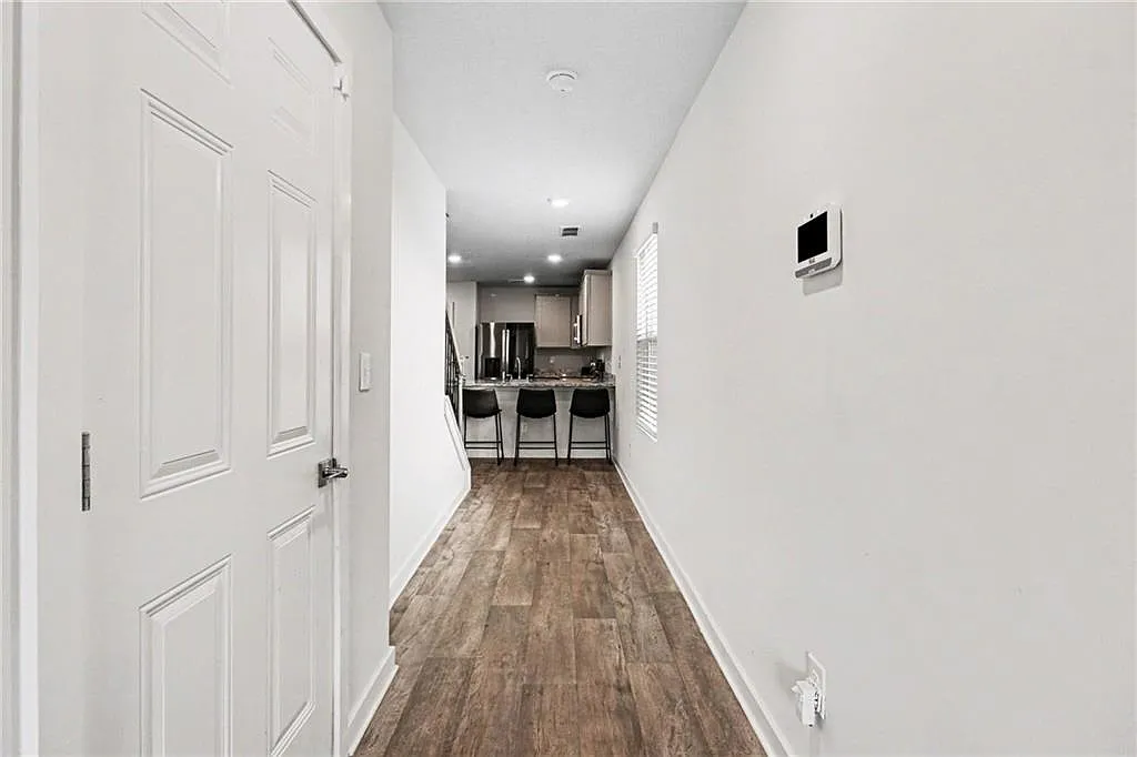 Building Photo - 3528 Station Dr