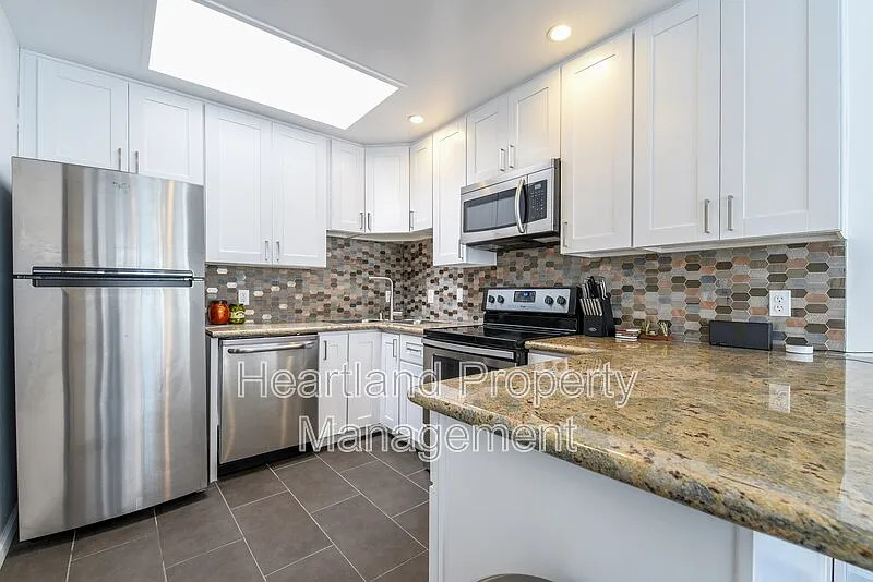 1 bed, 1.0 bath, 717 sqft, $2,335 — Photo 4