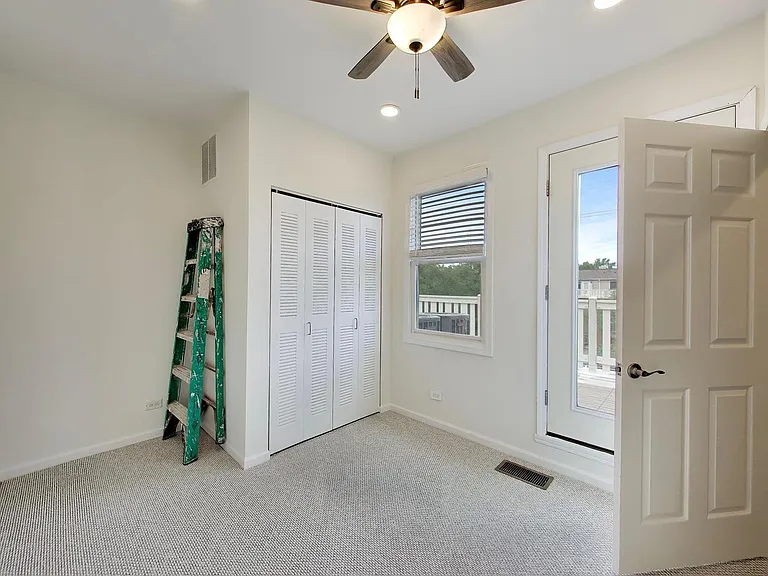 1806 W Argyle St #G — Photo 16