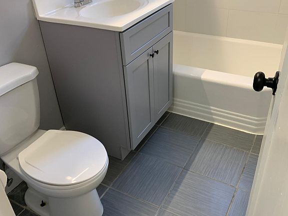 4th image of 4 Chestnut St APT 203
