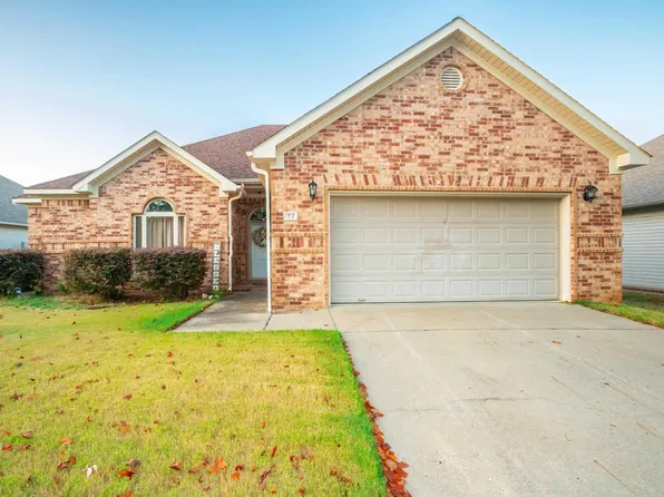 51 Chateaus Ln, Little Rock, AR 72210