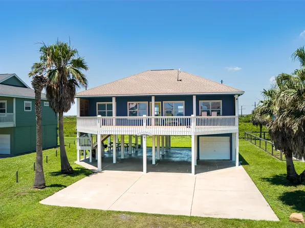3233 Castle Dr, Crystal Beach, TX 77650
