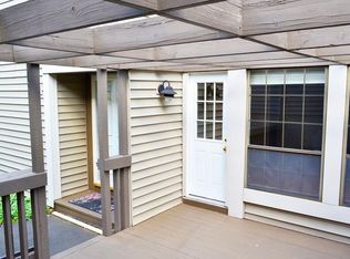 4 Beecher Ln, Rocky Hill, CT 06067