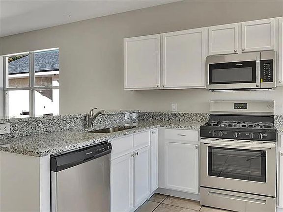 3rd image of 6008 Skylarkcrest Dr