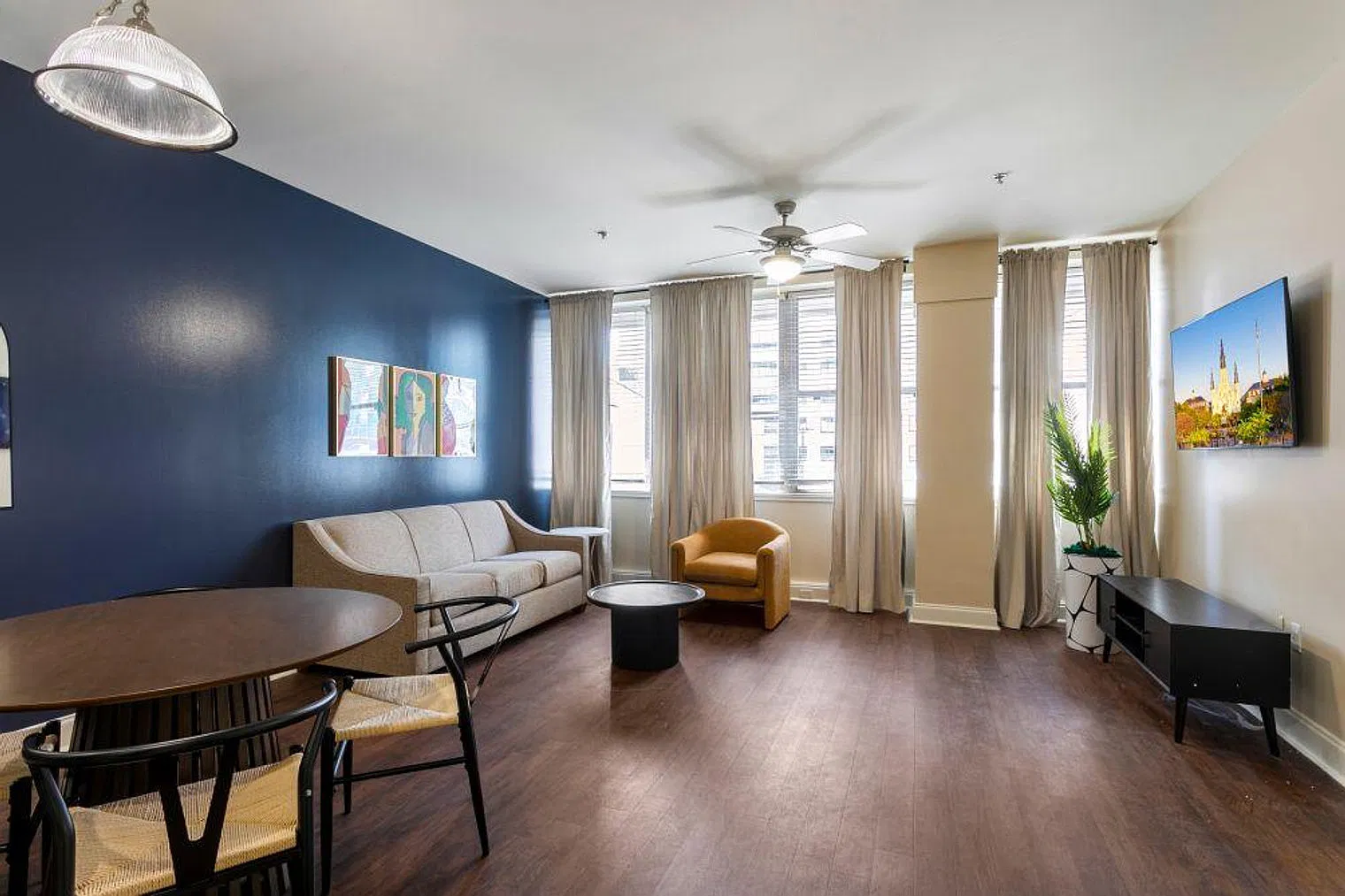 1 bed, 2.0 bath, 1033 sqft, $5,324 — Photo 1