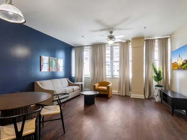925 Common St, New Orleans, LA