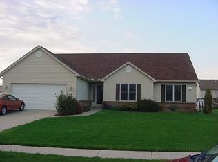 3327 Rainbow Ct, Oregon, OH 43616