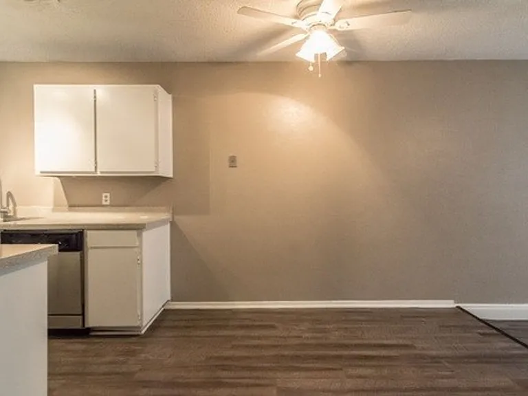 5121 Donnelly Ave #B — Photo 8