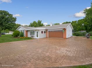 27W322 Washington Ave, Winfield, IL 60190