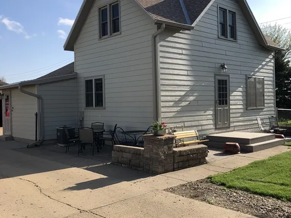 1311 W 12th St, Yankton, SD 57078