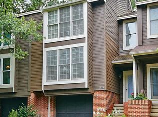 1624 Apricot Ct, Reston, VA 20190