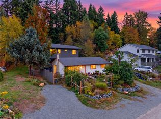 2522 Dunsmuir Ave, Cumberland, BC V0R 1S0
