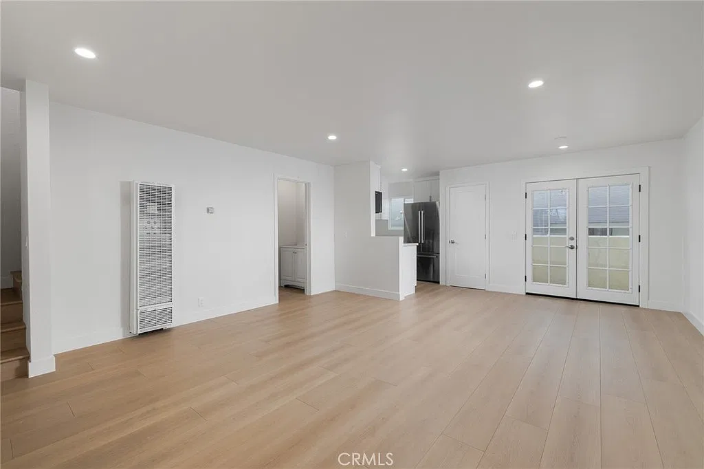 2 bed, 1.5 bath, 1100 sqft, $3,500 — Photo 2
