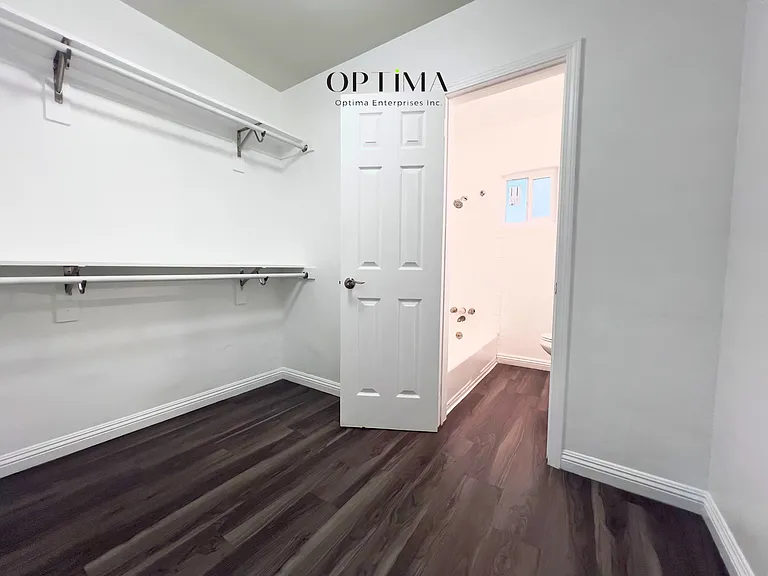 1111 Daisy Avenue — Photo 6