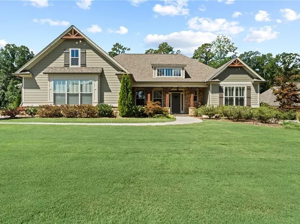 8780 Port View Dr, Gainesville, GA 30506