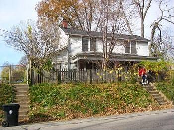 2nd image of 1121 Highland Ave