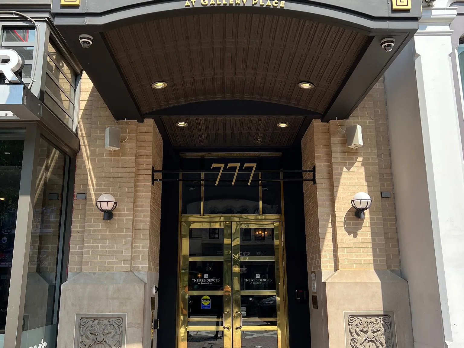 1 bed, 773 sqft, $2,300 — Photo 2