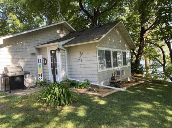 6321 French Lake Trl, Faribault, MN 55021