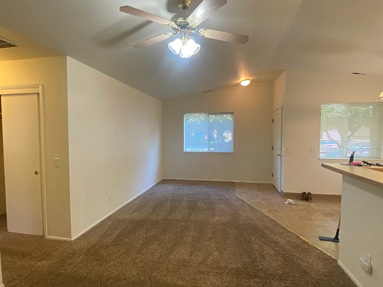2124 NE Linnea Dr — Photo 9