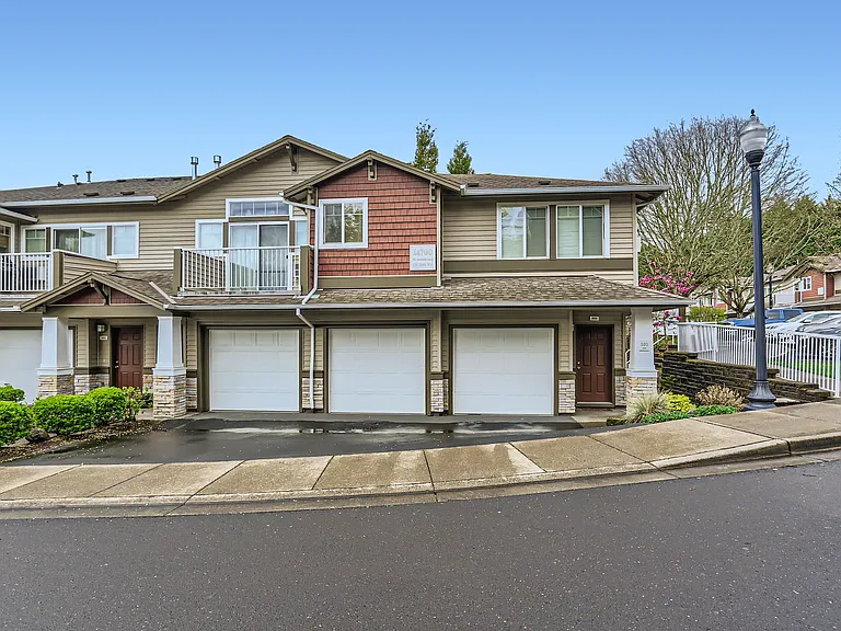 14700 SW Sandhill Loop #204 — Photo 2