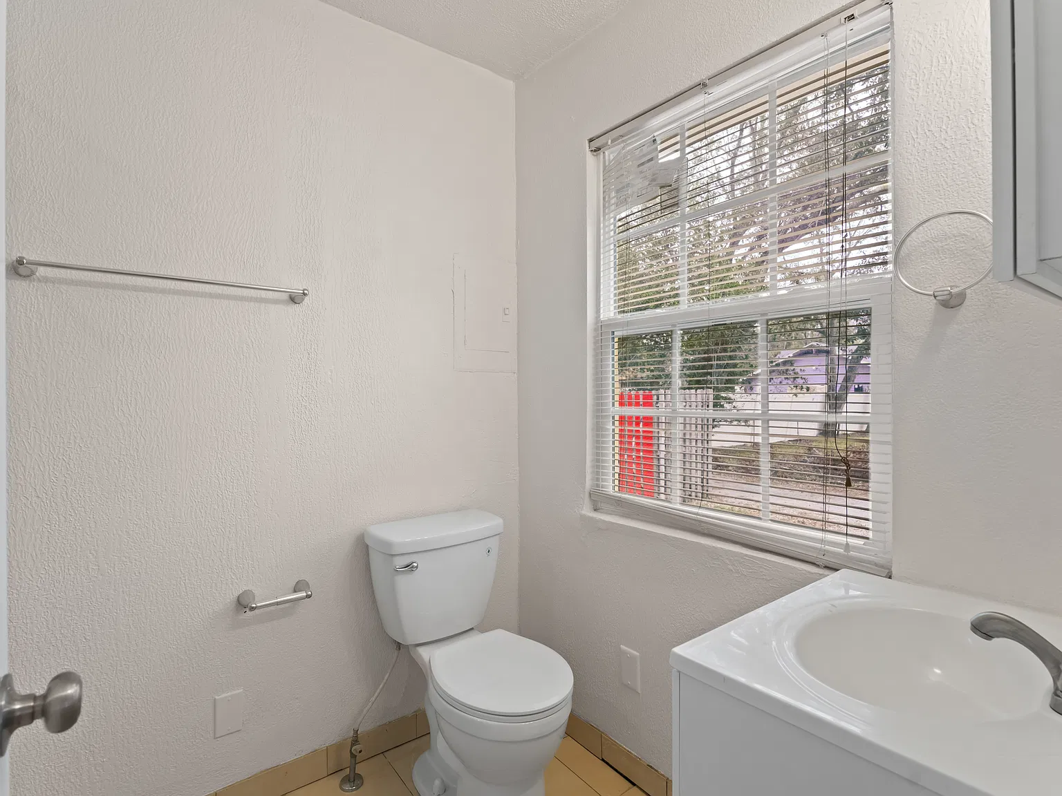 Studio, 400 sqft, $950 — Photo 3