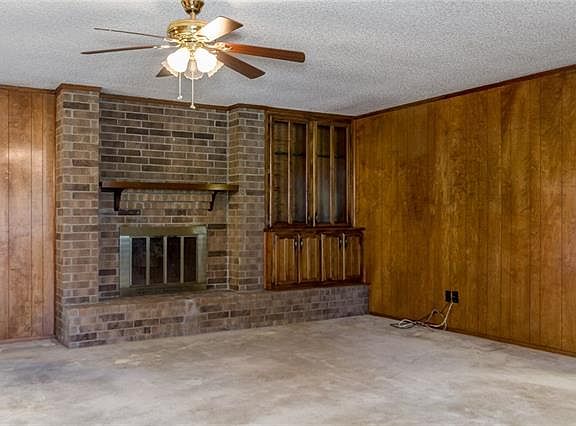 4th image of 406 Rolling Hill Dr