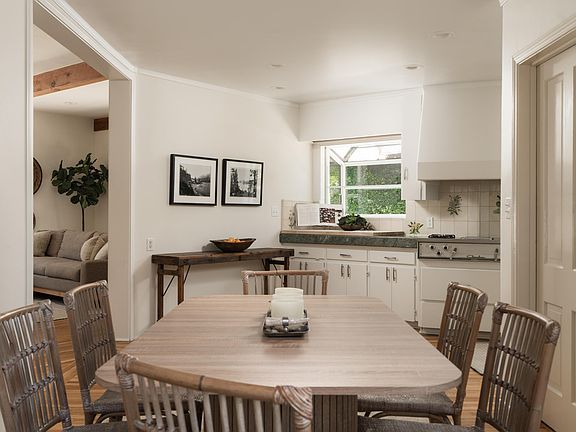 5th image of 939 Arcady Rd