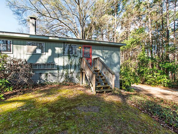 3rd image of 4332 Woodlawn Dr