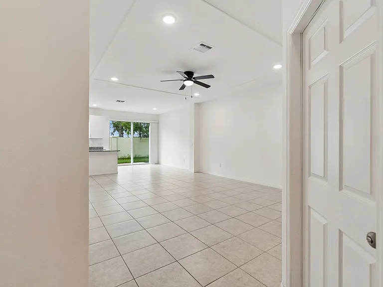 34214 Rogallo Ln — Photo 3