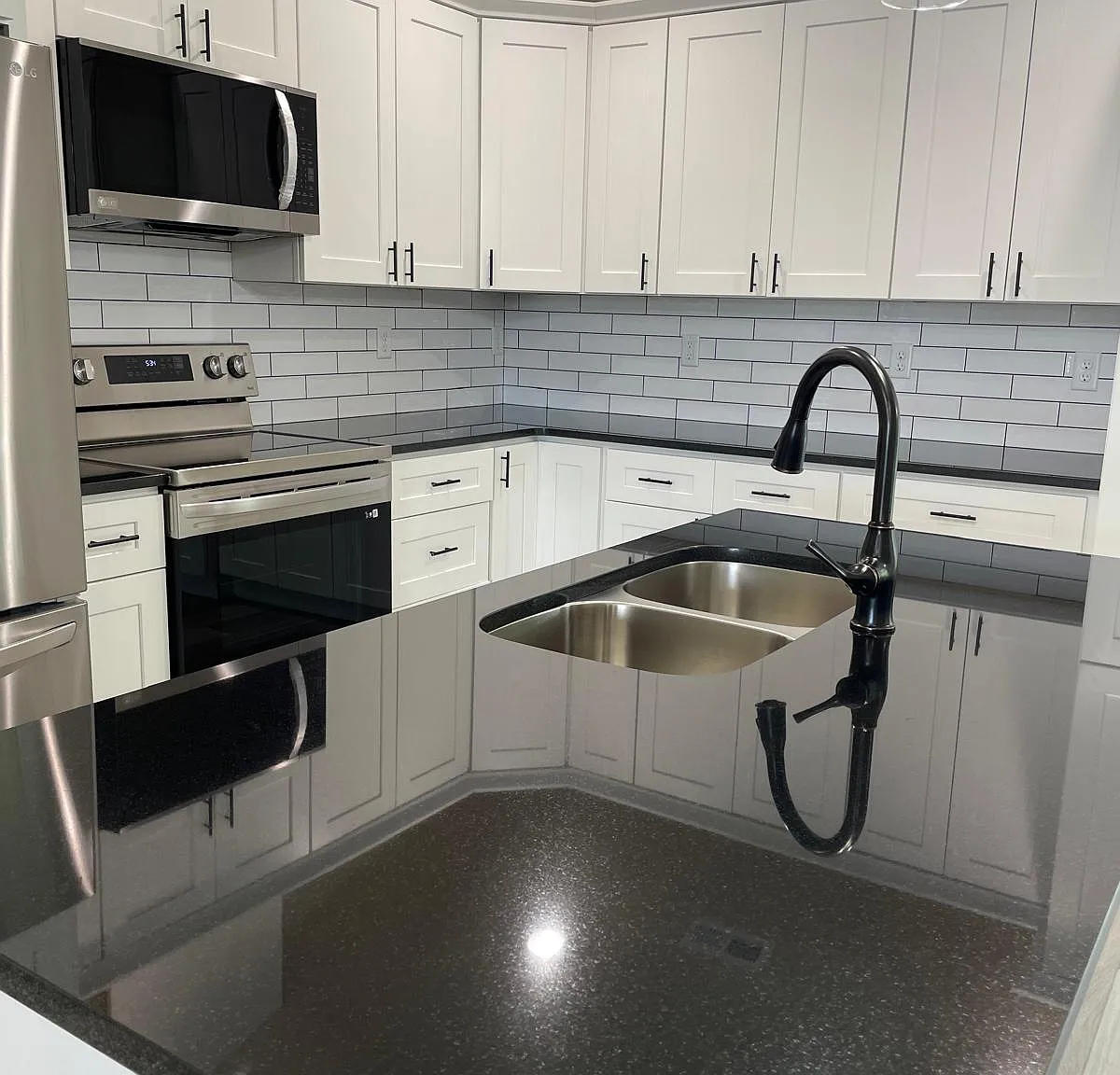 3 bed, 1456 sqft, $2,295 — Photo 2
