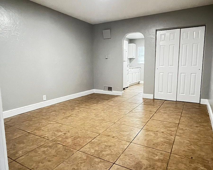 1st image of 1100 16th St N #2
