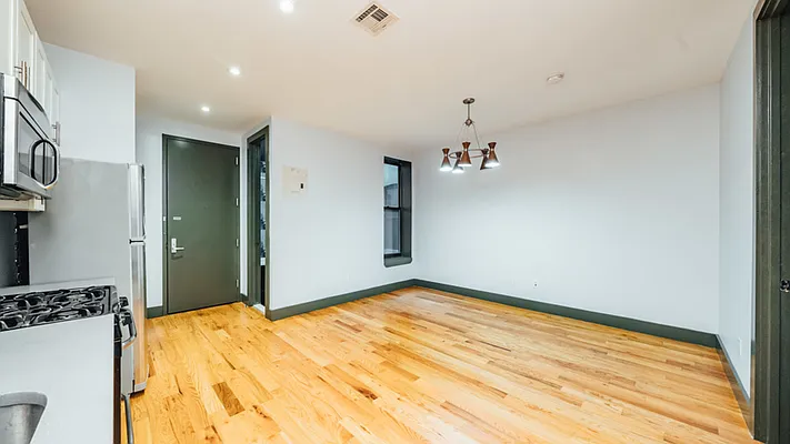 Rented by Nooklyn NYC LLC | media 10