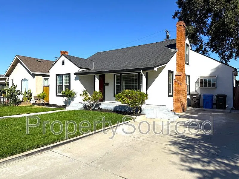 4 bed, 2.0 bath, 1800 sqft, $2,495 — Photo 3