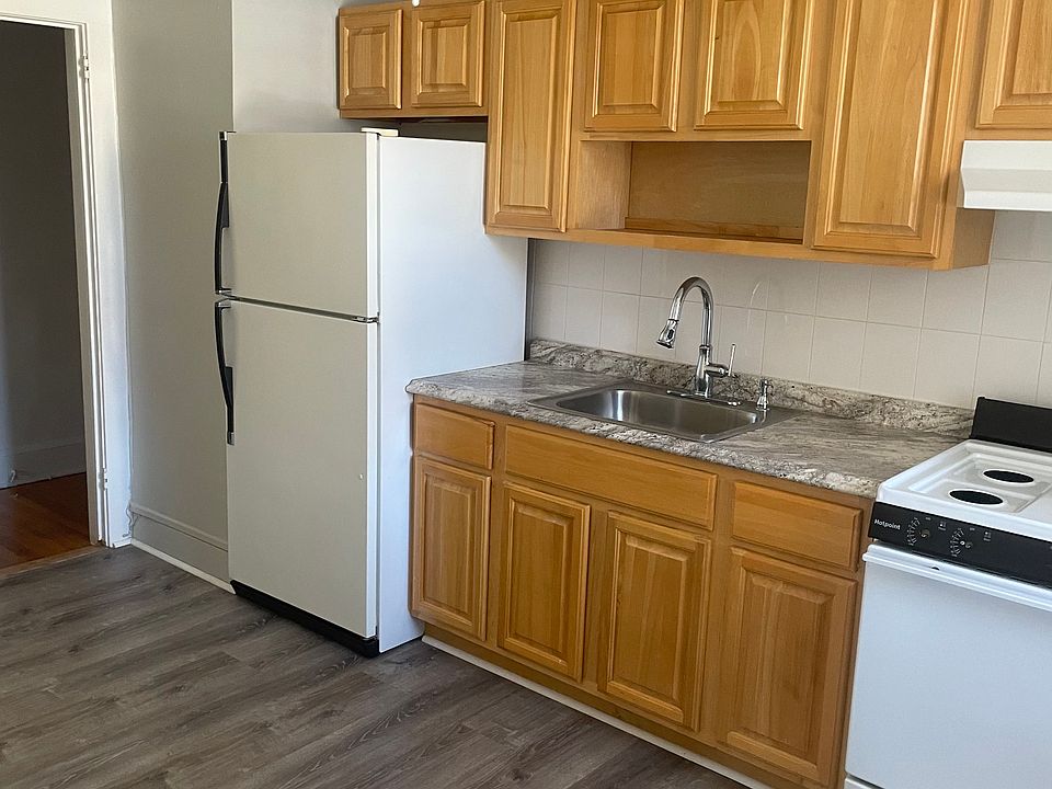 1st image of 61 E Edsall Blvd #2