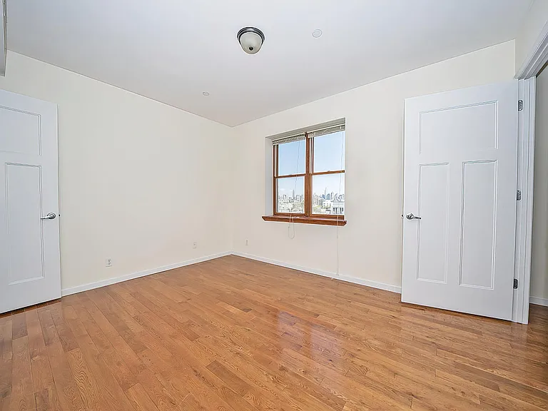 147 Maujer St #7A — Photo 10