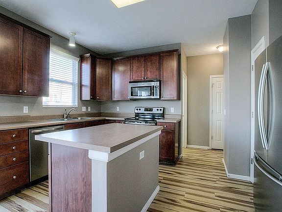 3rd image of 2414 S Mineral Dr