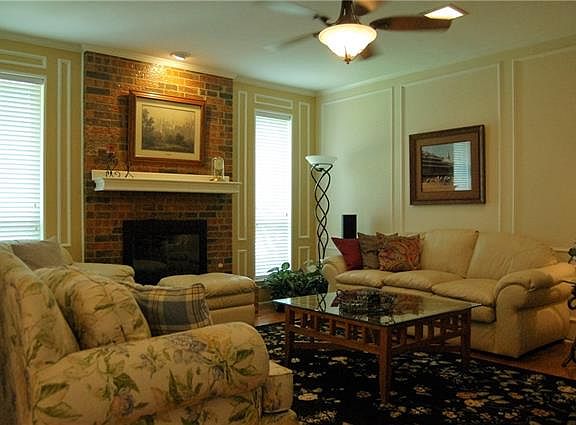 3rd image of 3917 Alto Ave