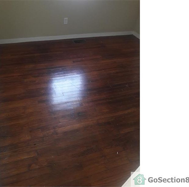 1st image of 825 Bolton Pl NW