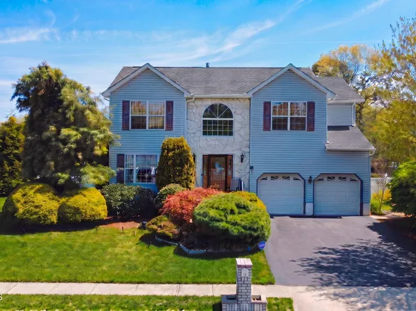 21 Netty Street, Howell, NJ 07731