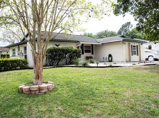 627 Red Robin Rd, Seffner, FL 33584