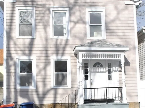 105 Sycamore St, New Bedford, MA 02740
