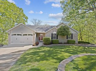 3221 Reagan Ct, High Ridge, MO 63049