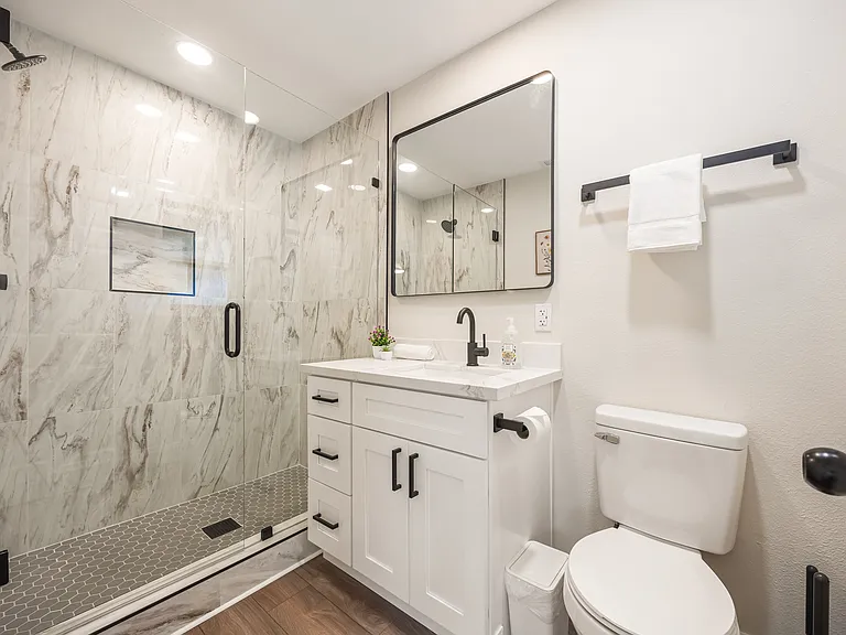 8202 Beaver Lake Dr — Photo 9