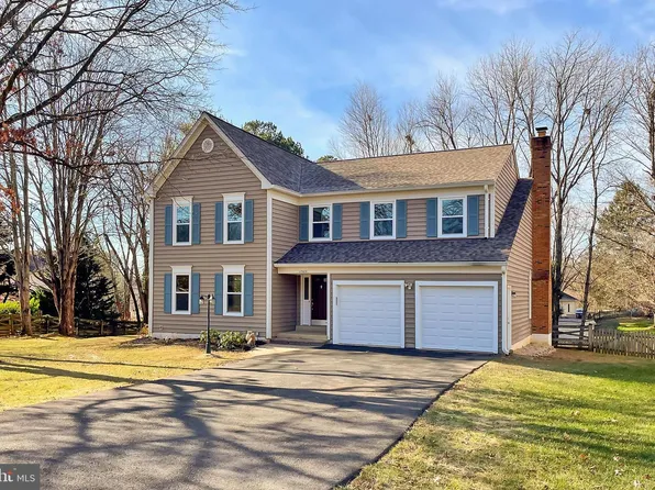 17585 Wadell Ct, Hamilton, VA 20158