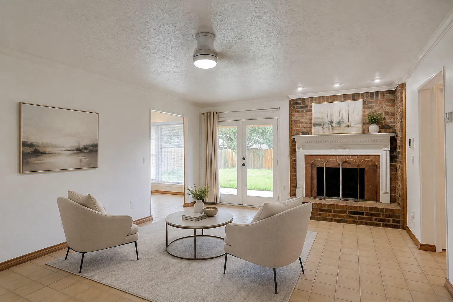 4 bed, 2.5 bath, 2404 sqft, $2,700 — Photo 3
