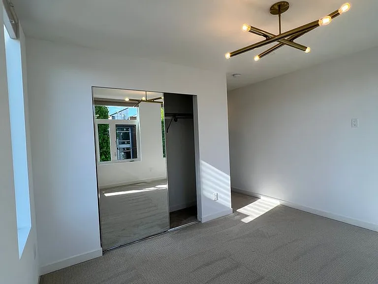 902 NW 56th St #D — Photo 14