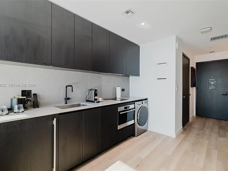 20 NE 11th St #4907A — Photo 9