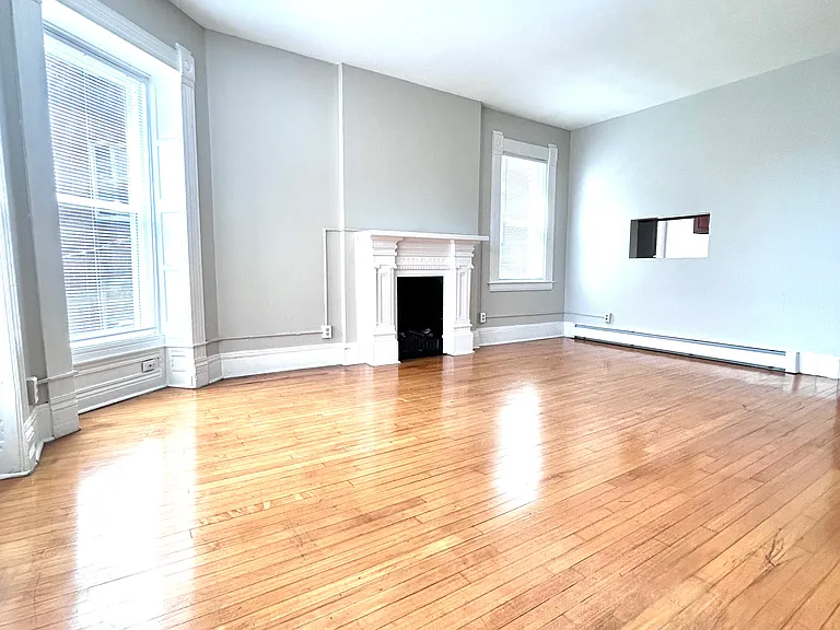 207 N Townsend St #4 — Photo 2