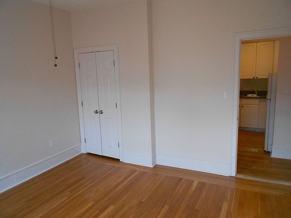 2nd image of 15 Edgerly Rd APT 29R